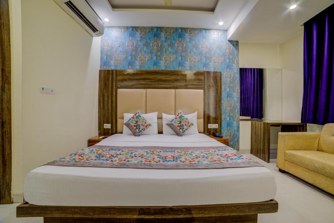 Aerocity Hotel | Hotel Smart Plaza-Near Delhi Airport