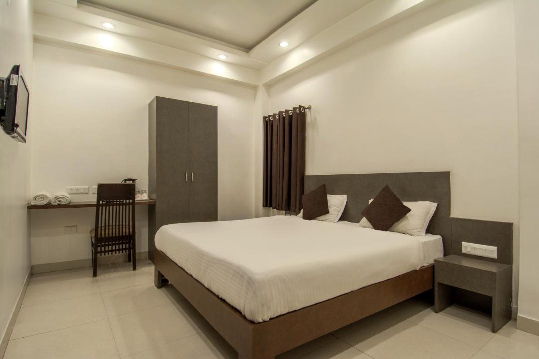 Sindhi Camp Hotel | Hotel Metropolitan Near Sindhi Camp