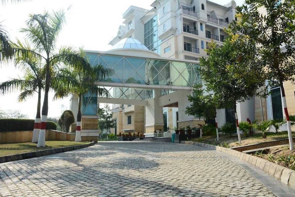 Photo of Buildings in Badheri Rajputan