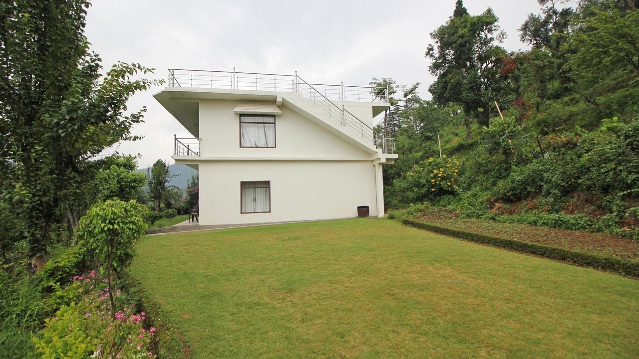 Photo of Buildings in Bhimtal