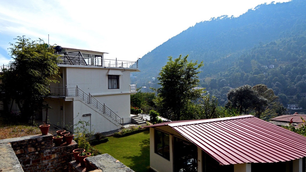 Photo of Buildings in Bhimtal