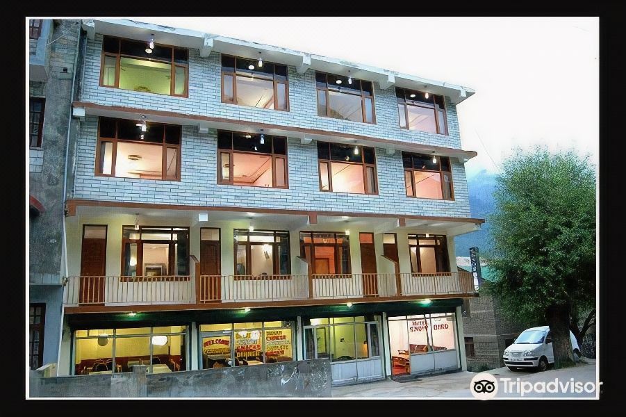 Photo of Buildings in Aleo