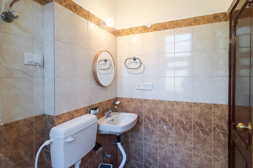 Photo of Bathroom in The Mall Road