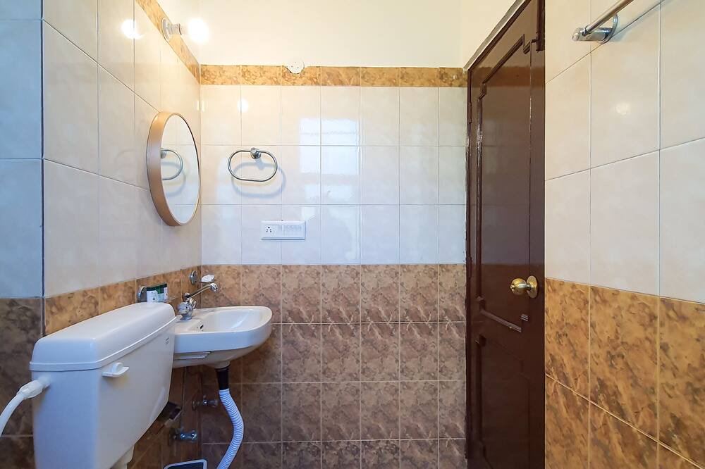 Photo of Bathroom in The Mall Road