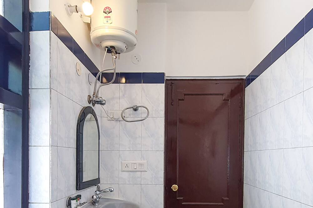 Photo of Bathroom in The Mall Road