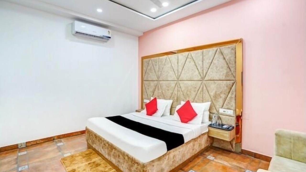 Photo of Bedroom in Shalimar Bagh