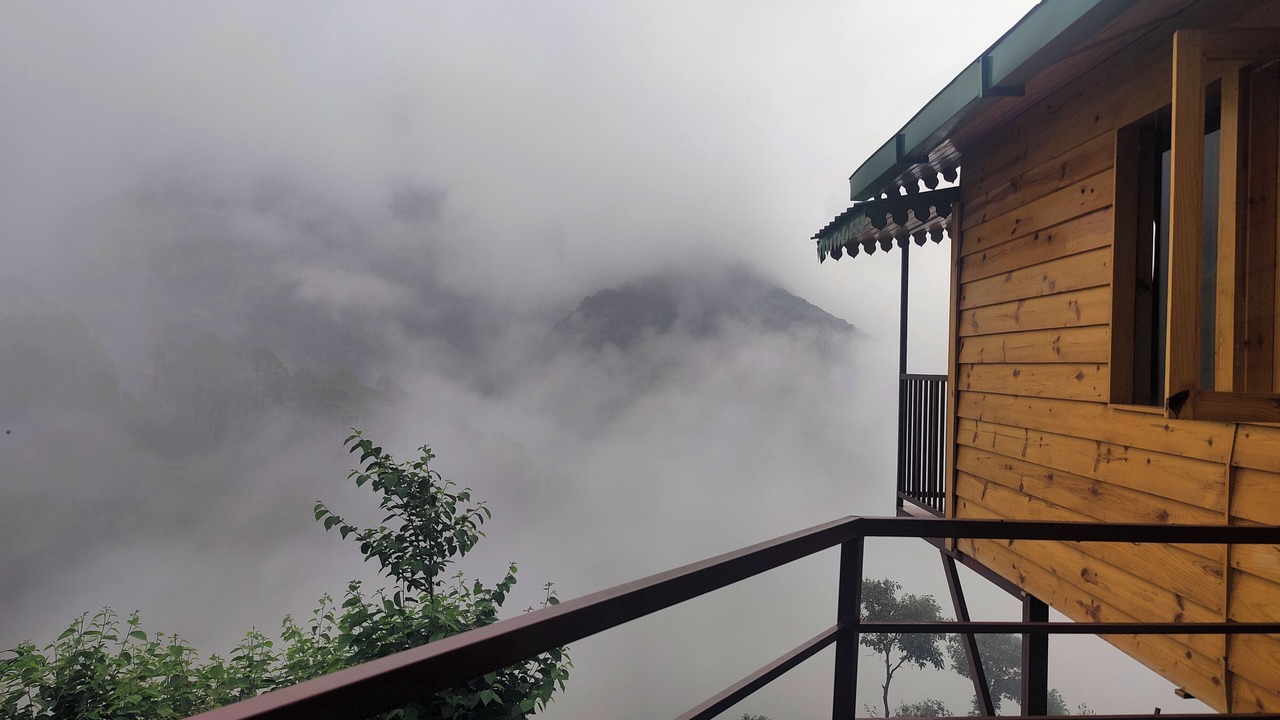 Photo of Patio Balcony in Naina Range