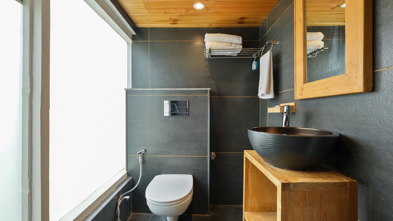 Photo of Bathroom in Theog