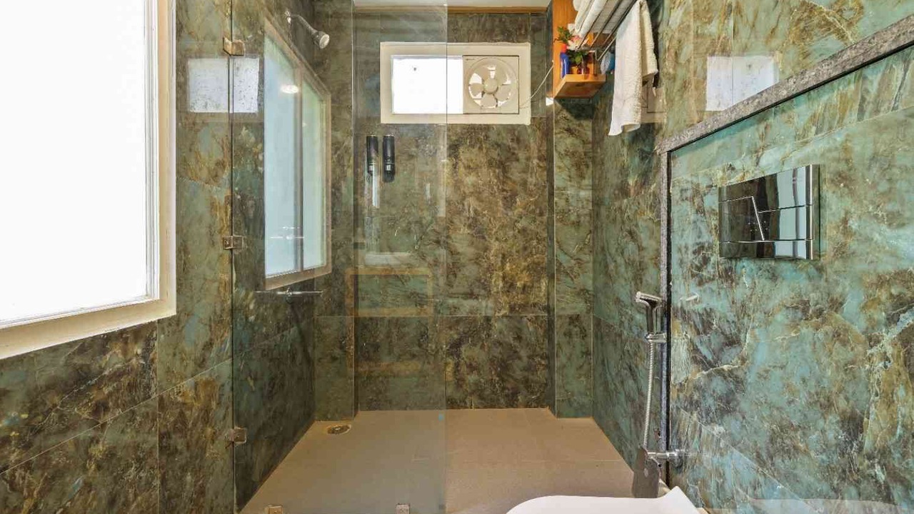 Photo of Bathroom in Theog