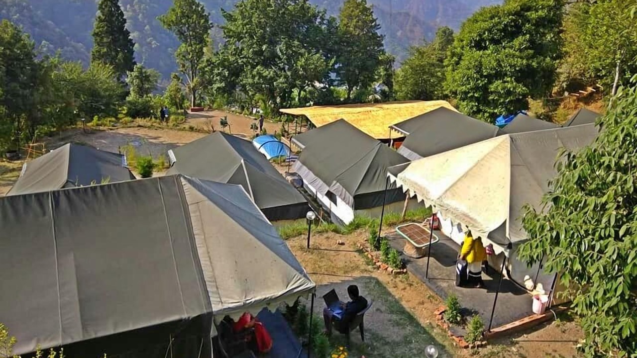 Photo of Bedroom in Naina Range