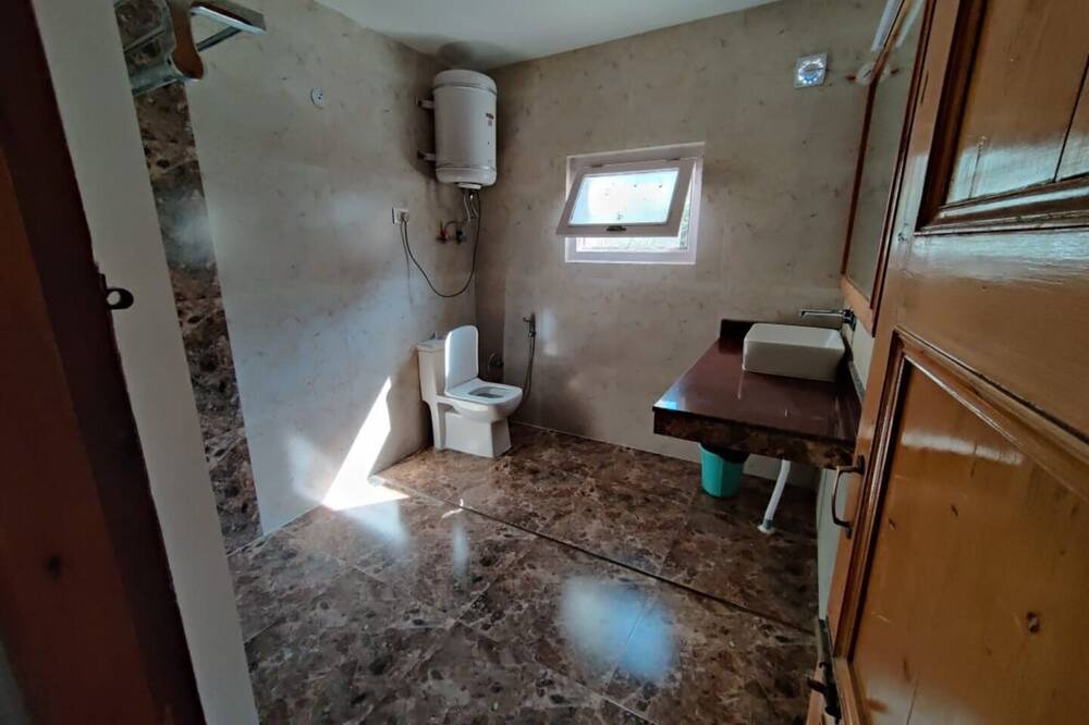 Photo of Bathroom in Aleo