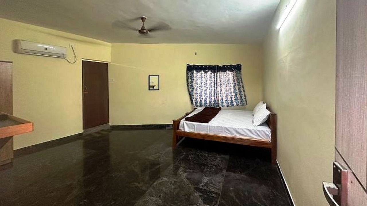 Photo of Bedroom in Manalur
