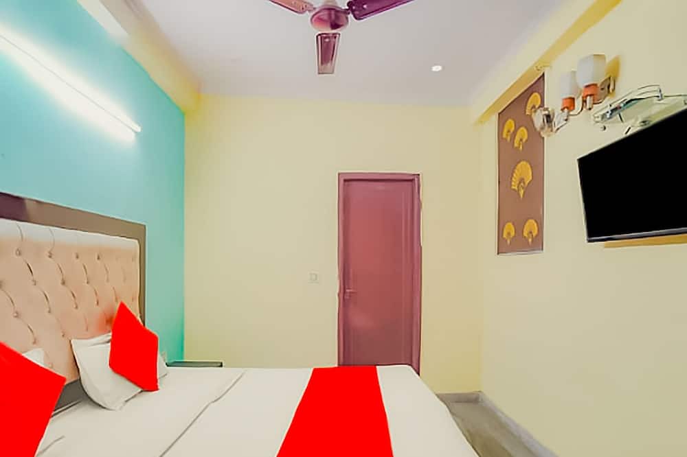 Photo of Bedroom in Sector 62