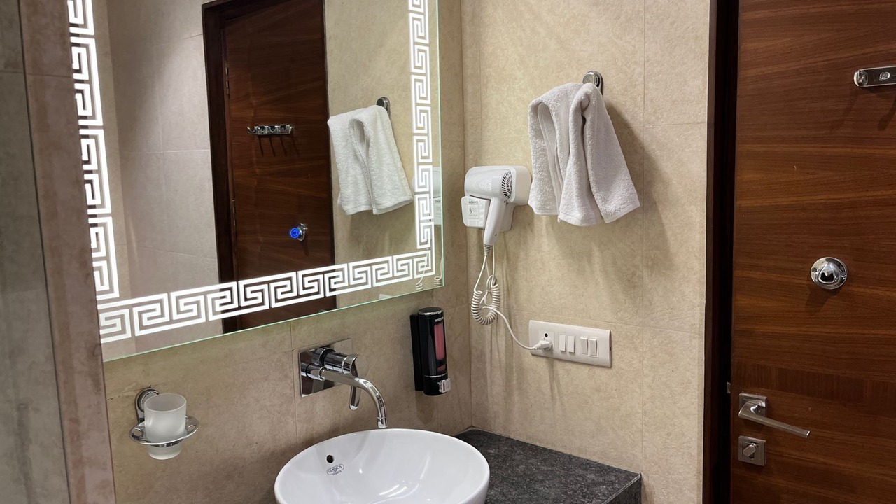 Photo of Bathroom in Hanuman Road Area