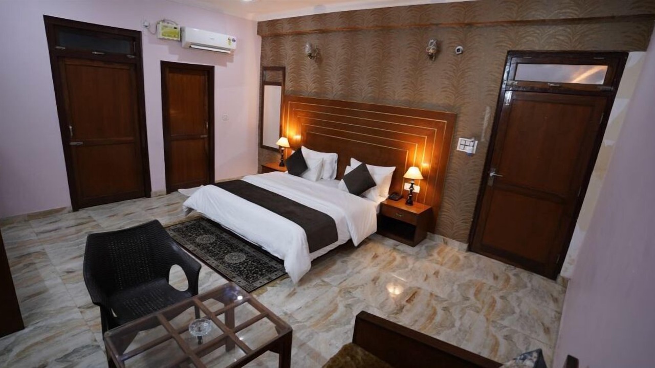 Photo of Bedroom in Dhikuli