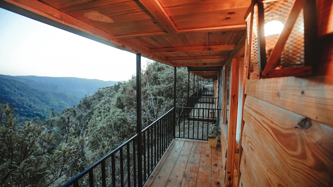Photo of Patio Balcony in Naina Range