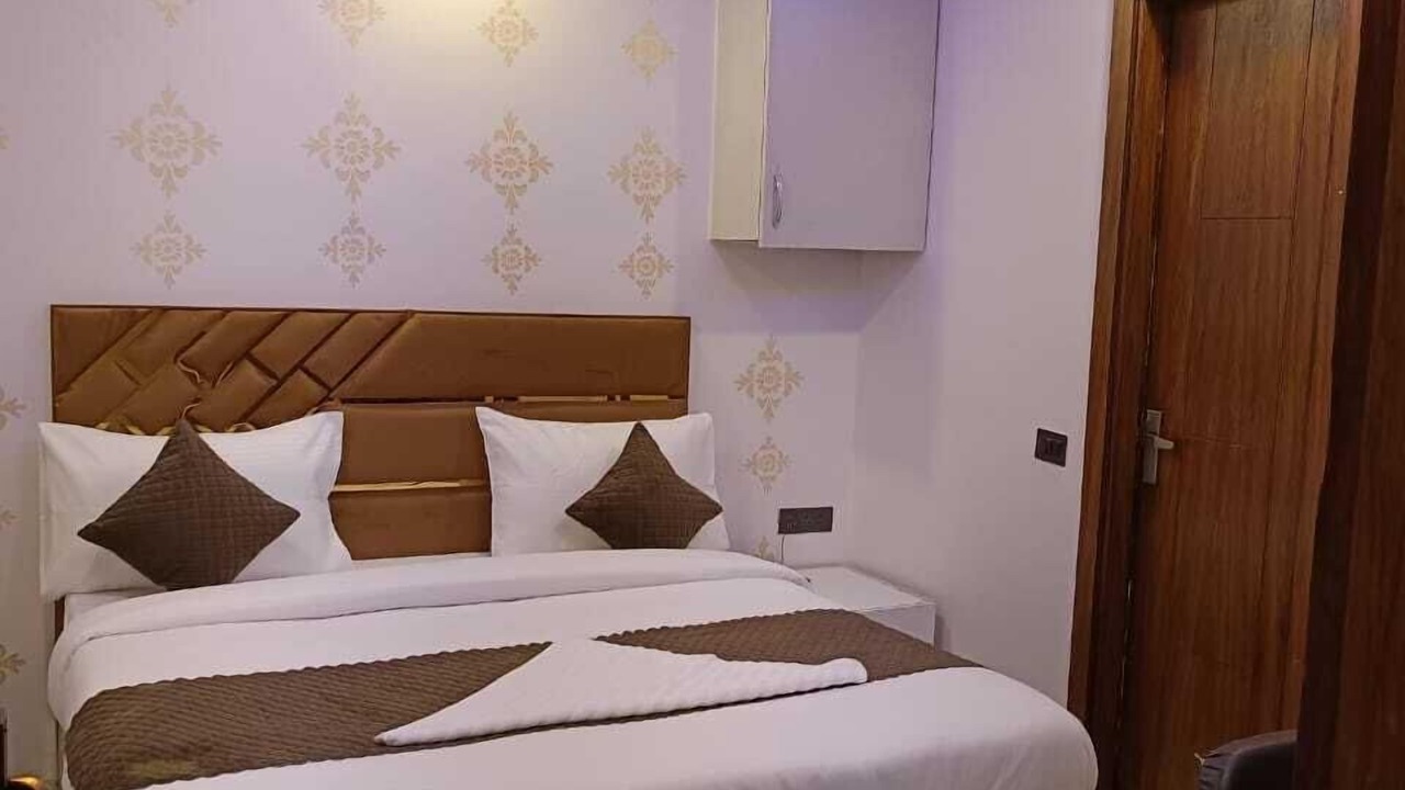 Photo of Bedroom in Kalkaji