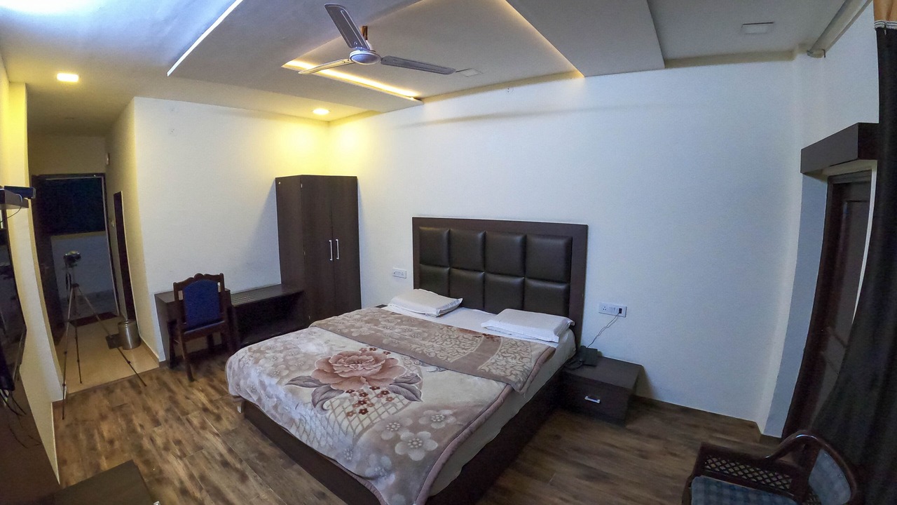 Photo of Bedroom in Khajjiar