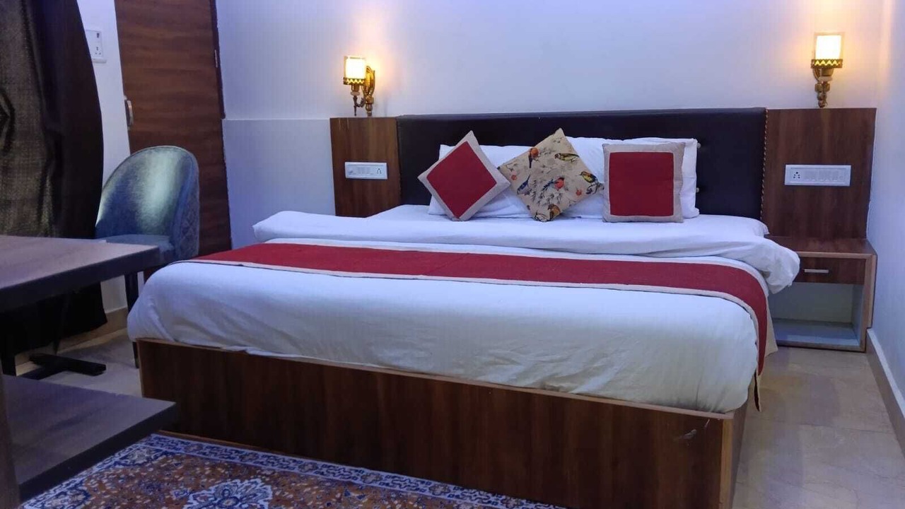 Photo of Bedroom in Lansdowne