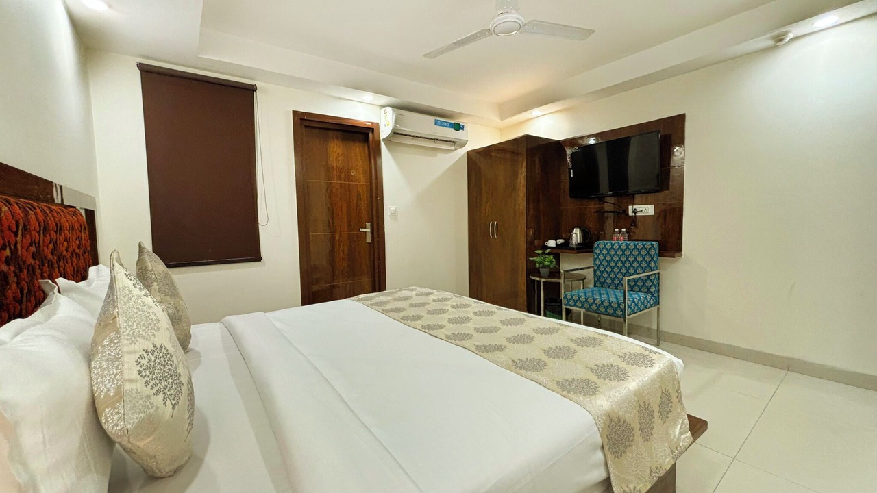 Photo of Bedroom in Mahipalpur