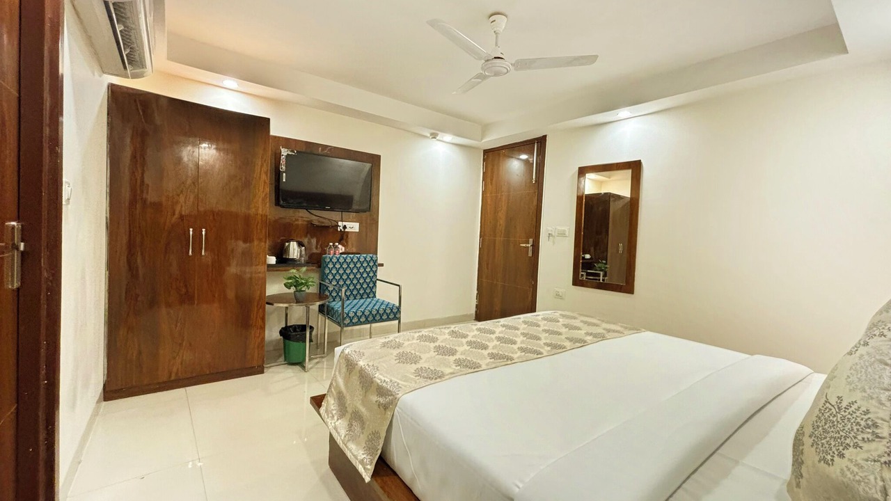Photo of Bedroom in Mahipalpur