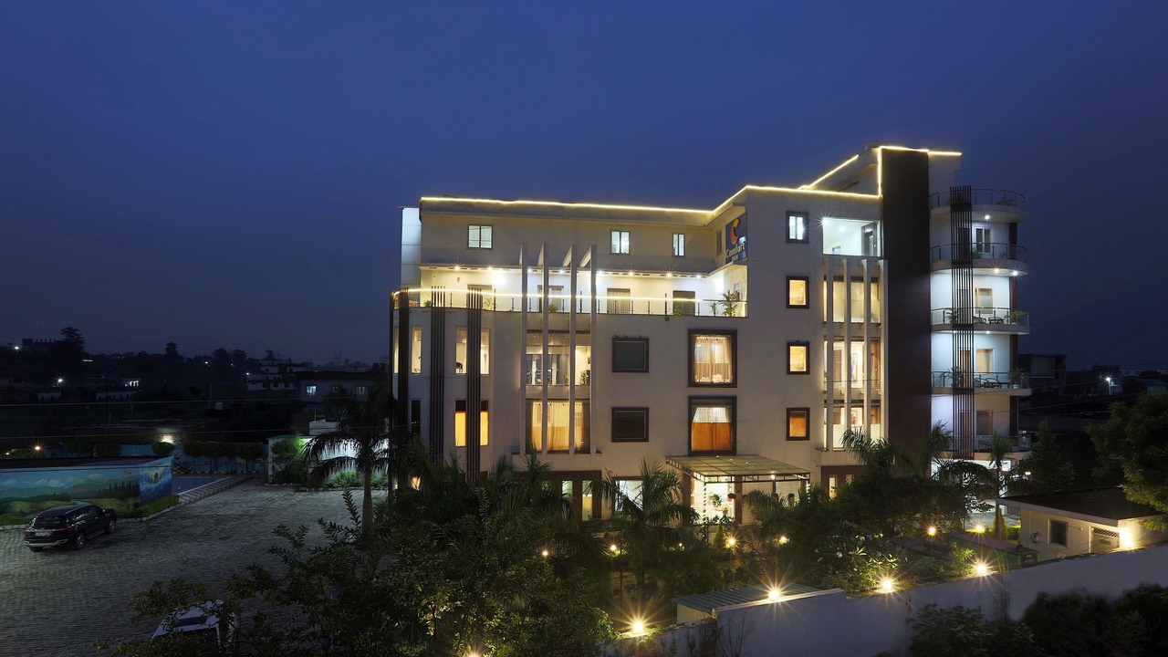 Photo of Buildings in Rishikesh