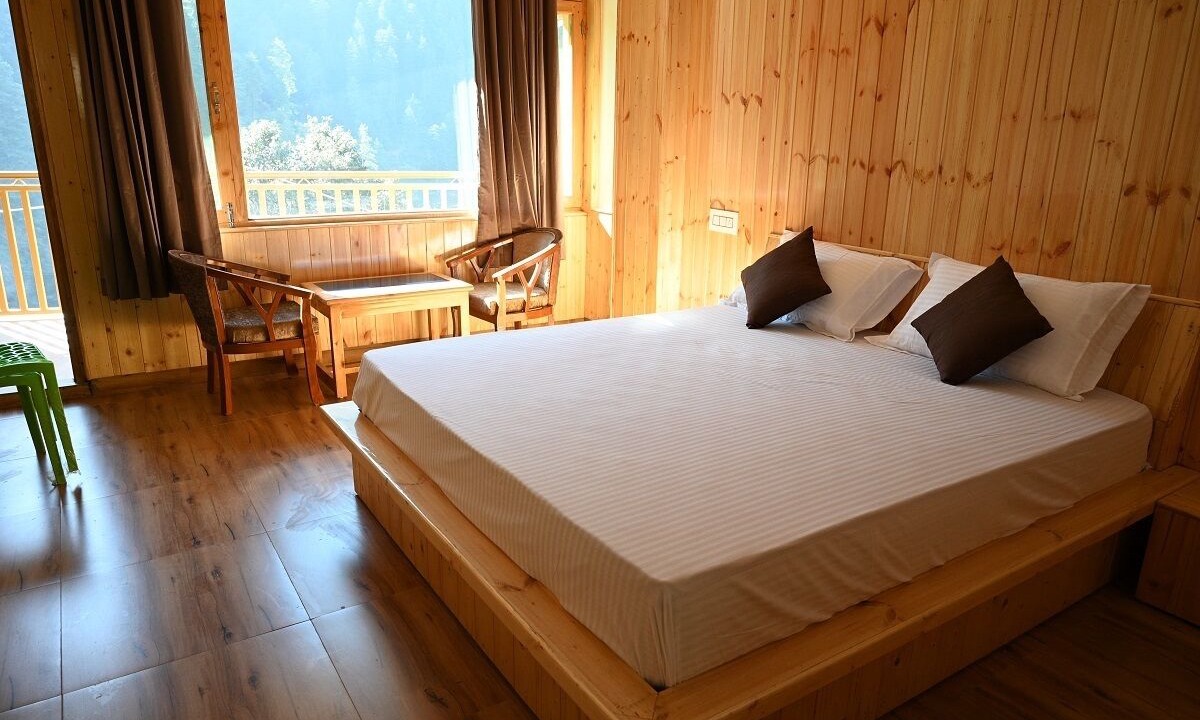 Photo of Bedroom in Jibhi