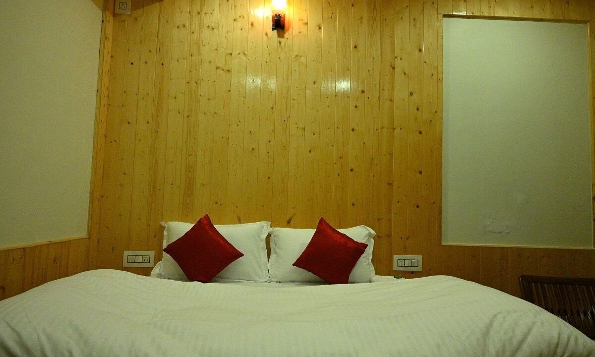 Photo of Bedroom in Jibhi