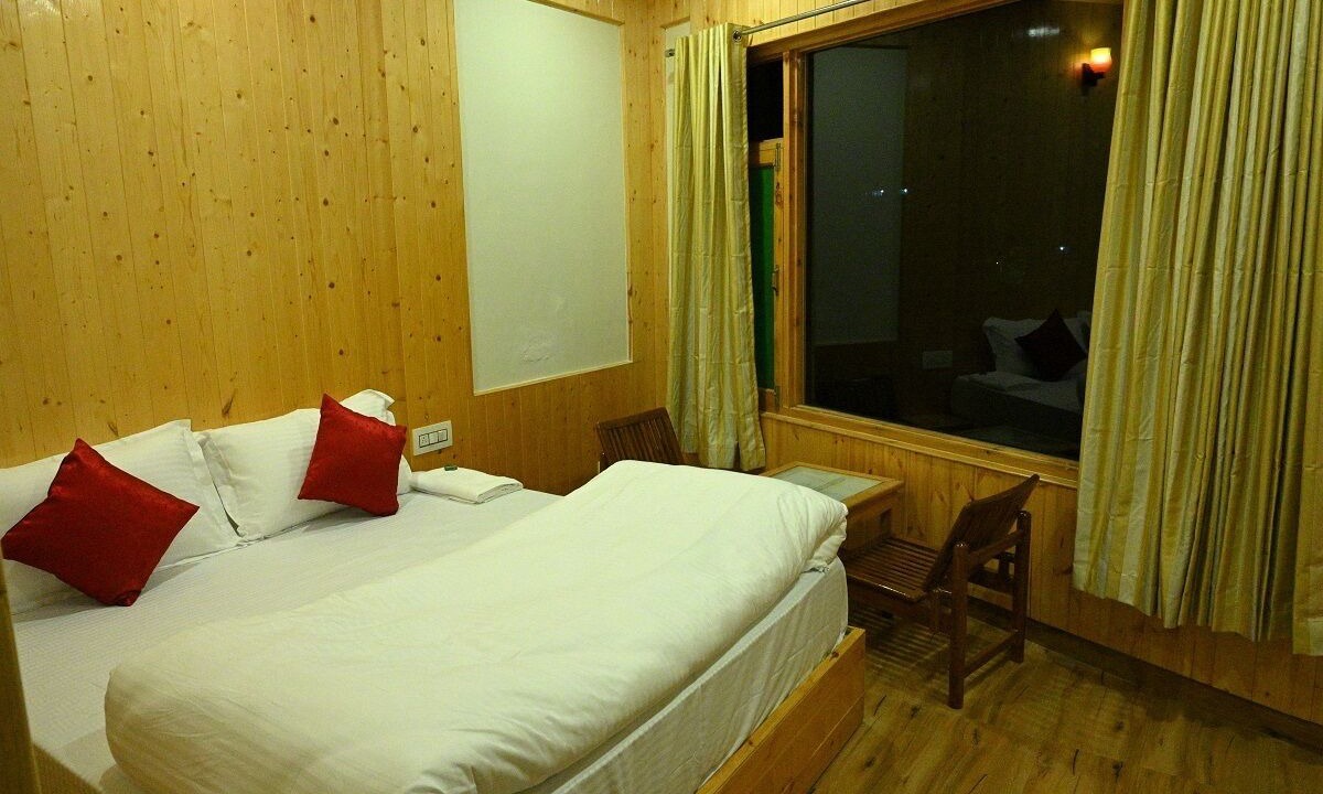 Photo of Bedroom in Jibhi