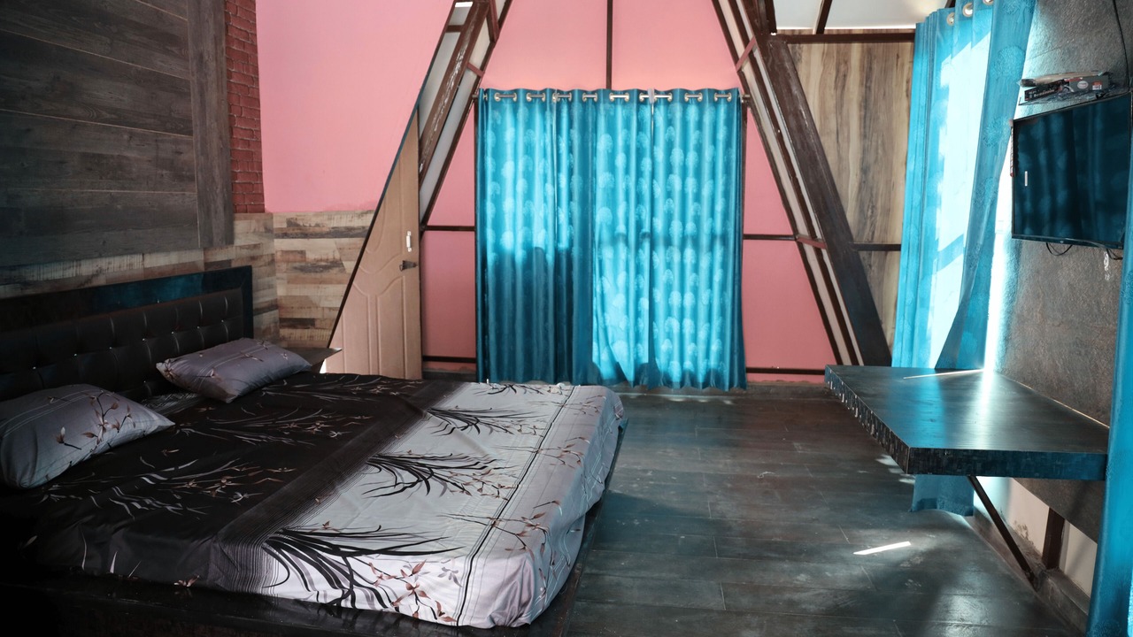 Photo of Bedroom in Lansdowne