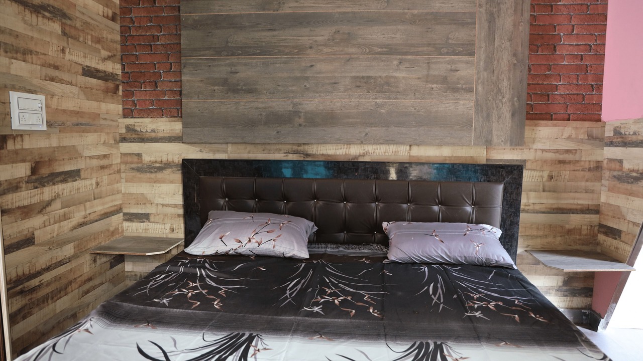 Photo of Bedroom in Lansdowne