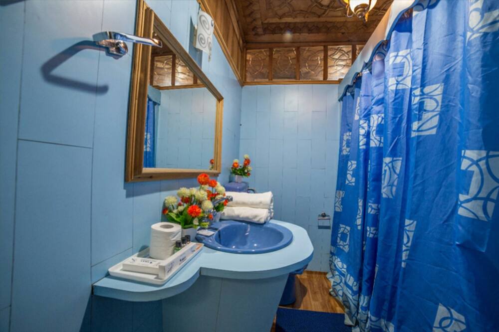 Photo of Bathroom in Dal Lake