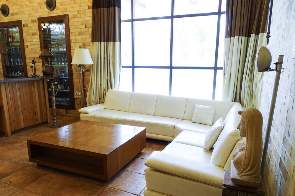 Photo of Livingroom in Khalapur