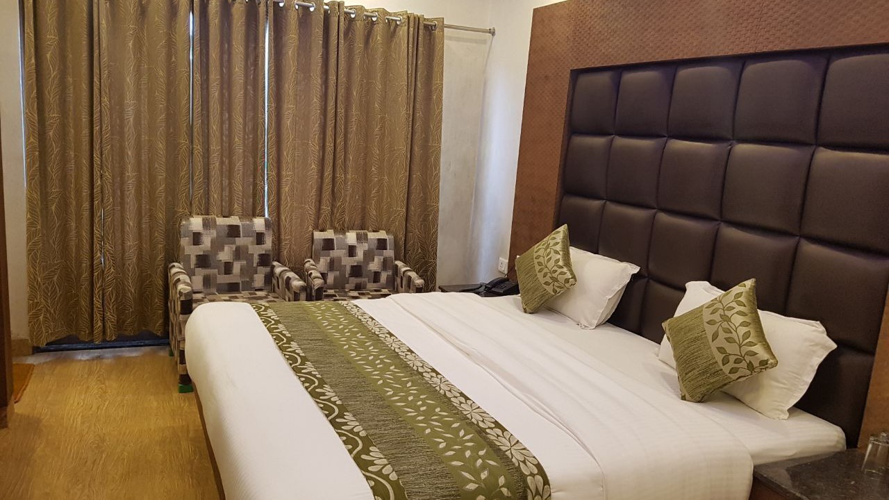 Photo of Bedroom in The Mall Road