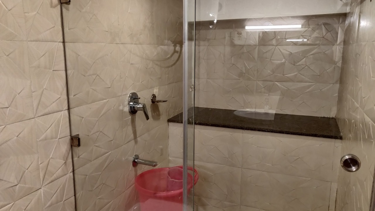 Photo of Bathroom in The Mall Road
