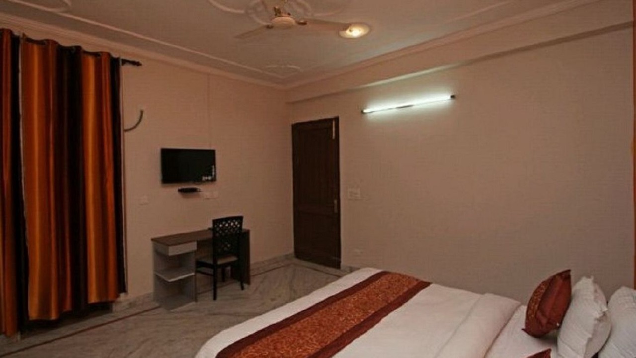 Photo of Bedroom in Sector 27