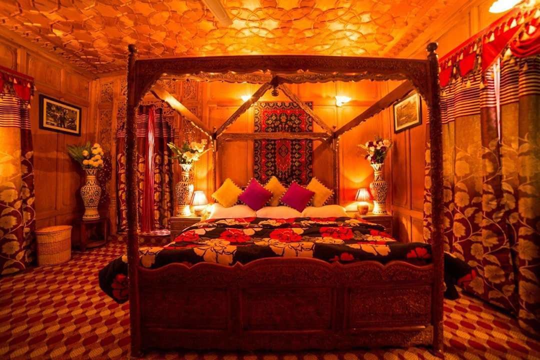 Photo of Bedroom in Dal Lake