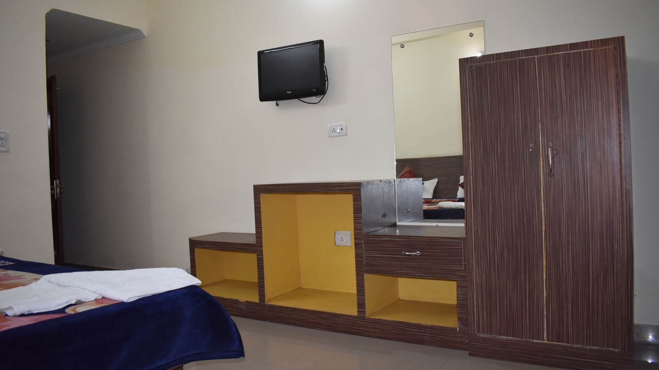 Photo of Bedroom in Katra