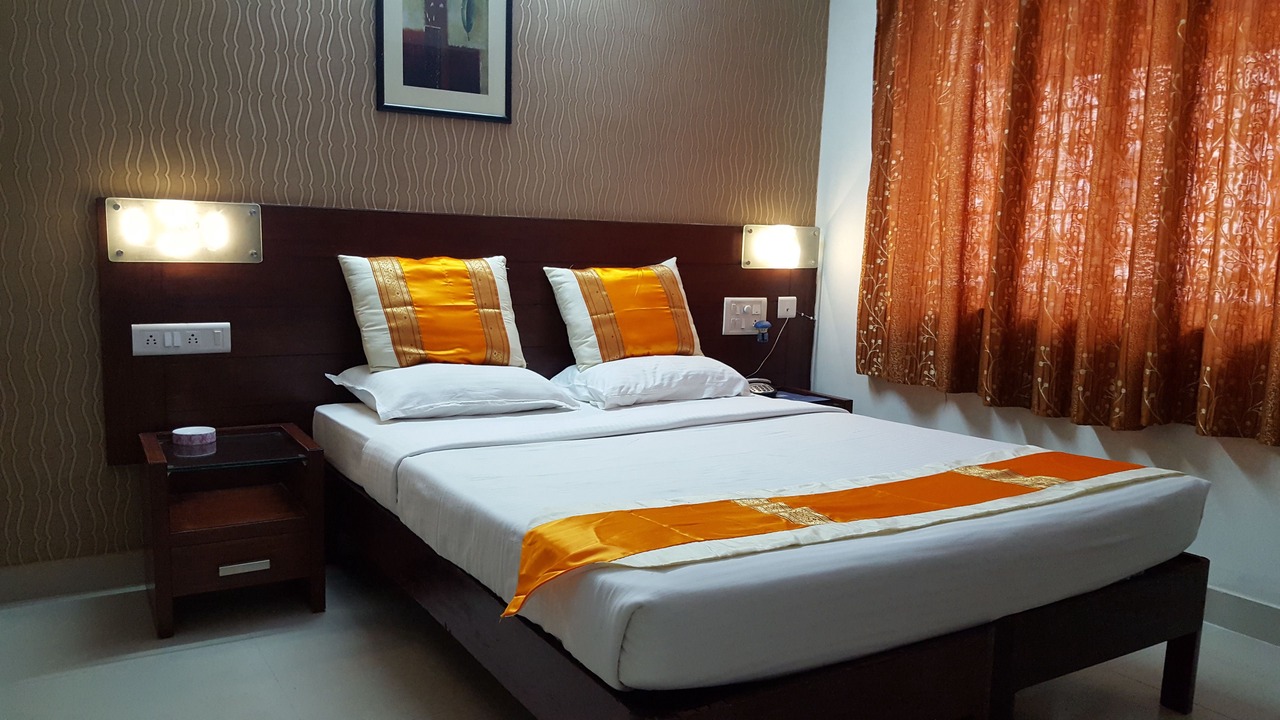 Photo of Bedroom in HBR Layout