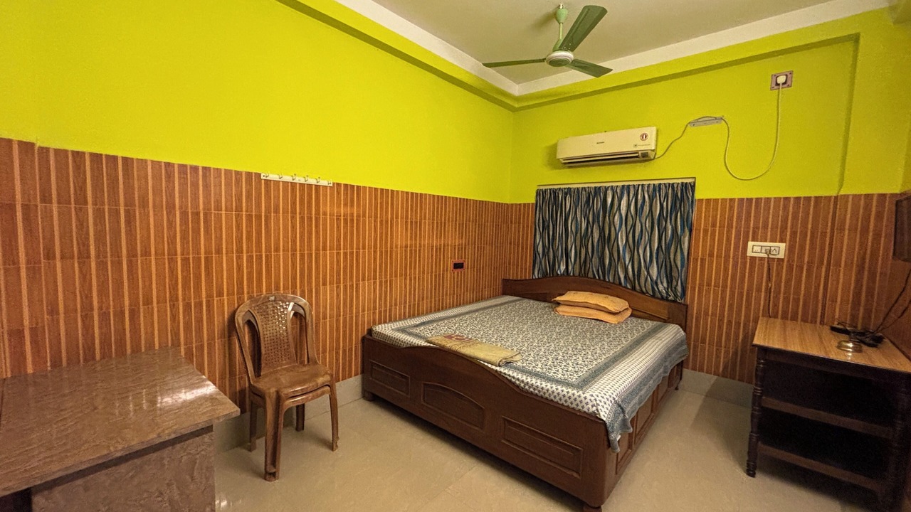 Photo of Bedroom in Mayapur