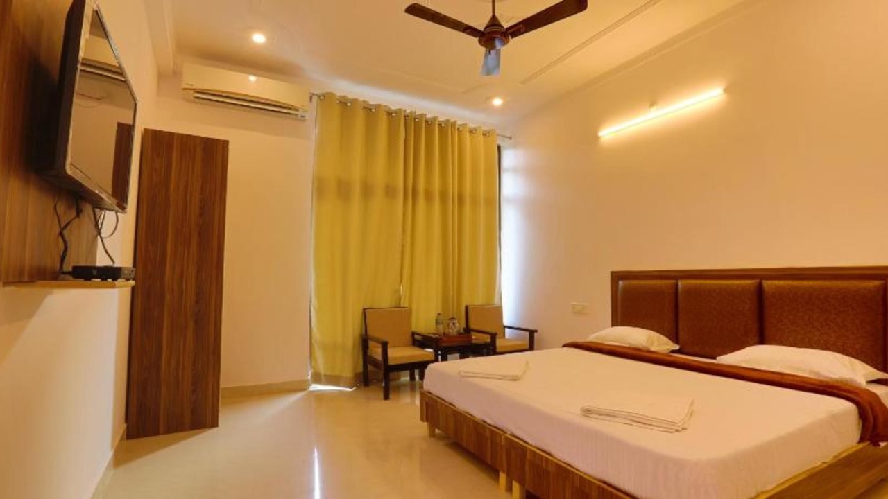 Photo of Bedroom in Tapovan