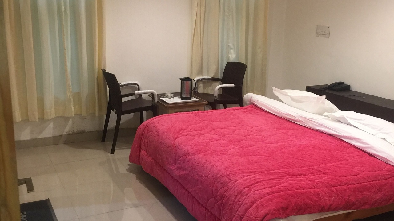 Photo of Bedroom in Dal Lake