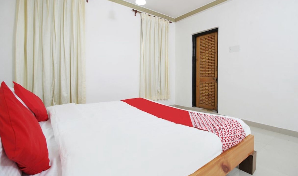 Photo of Bedroom in Dal Lake