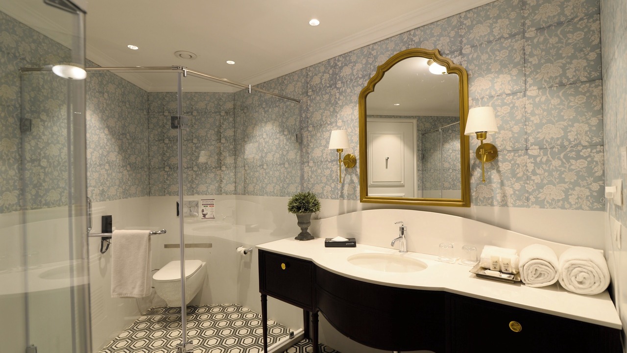 Photo of Bathroom in The Mall Road