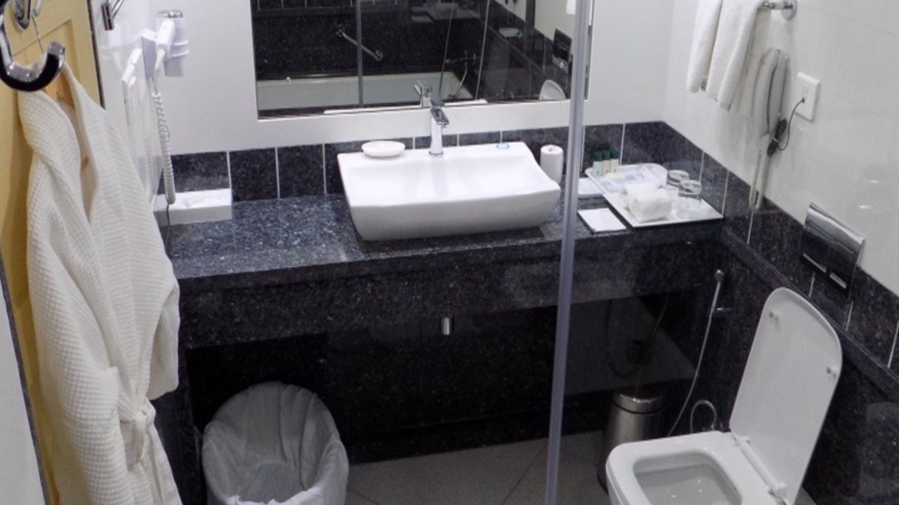 Photo of Bathroom in Ooty