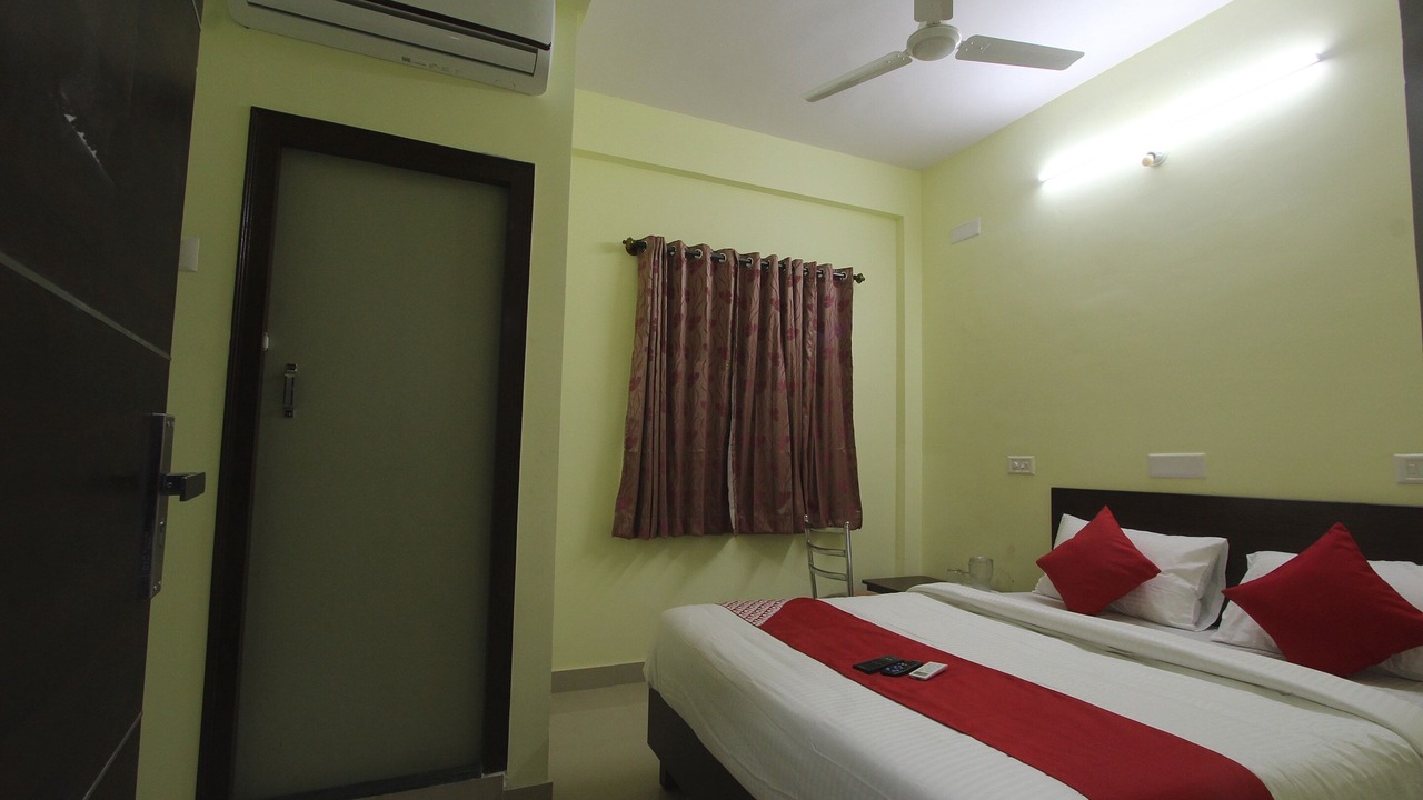 Photo of Bedroom in HBR Layout