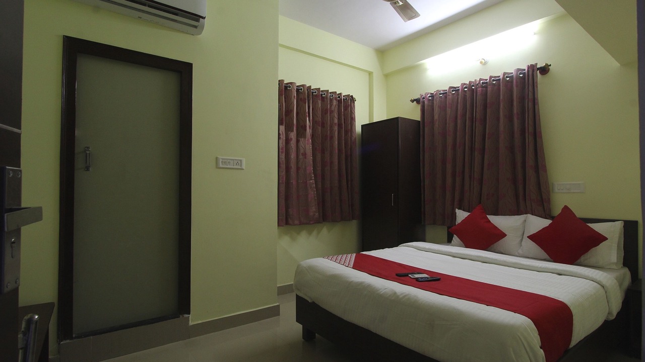 Photo of Bedroom in HBR Layout