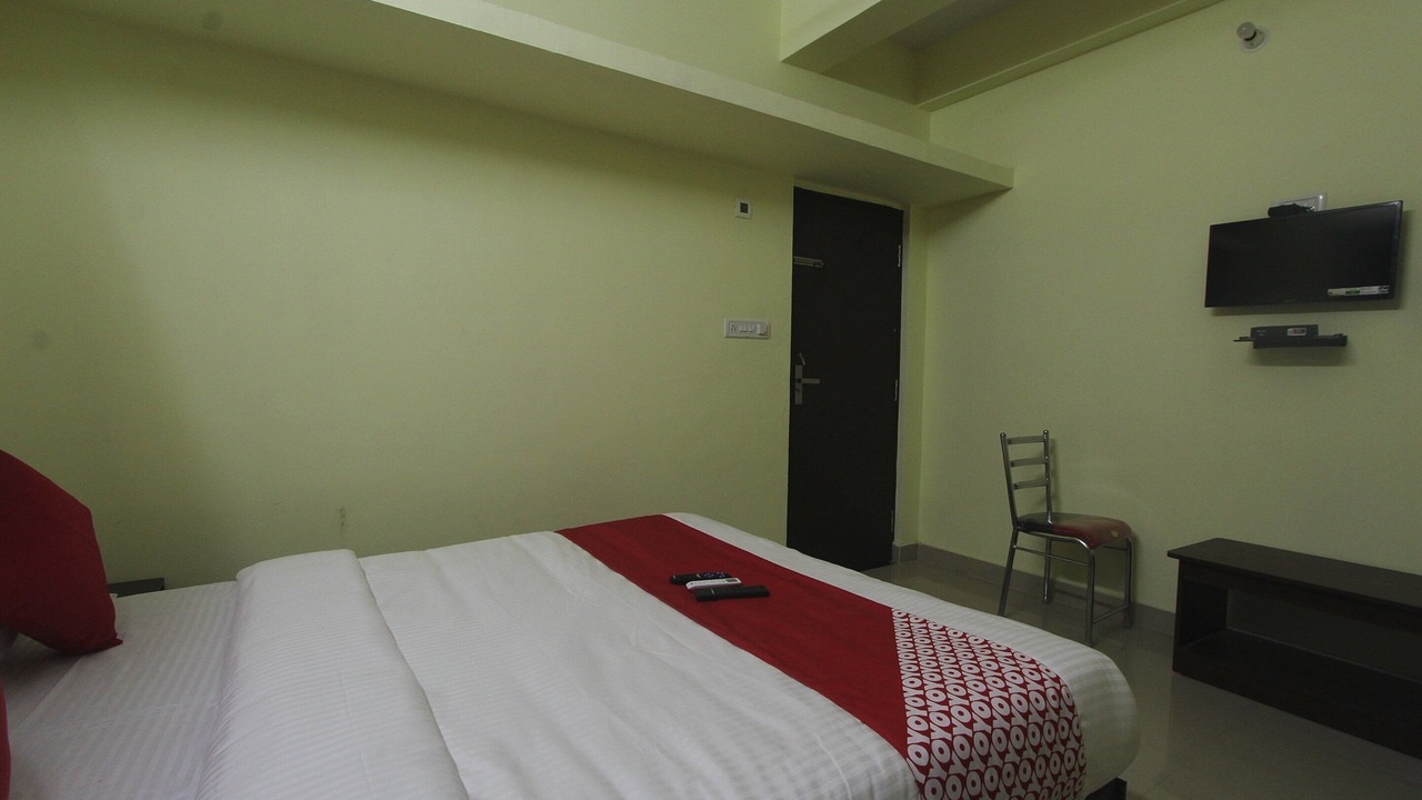 Photo of Bedroom in HBR Layout