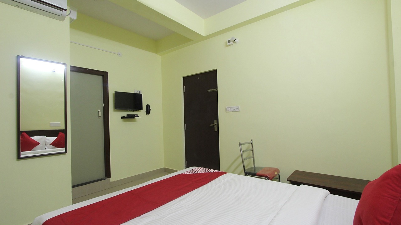 Photo of Bedroom in HBR Layout