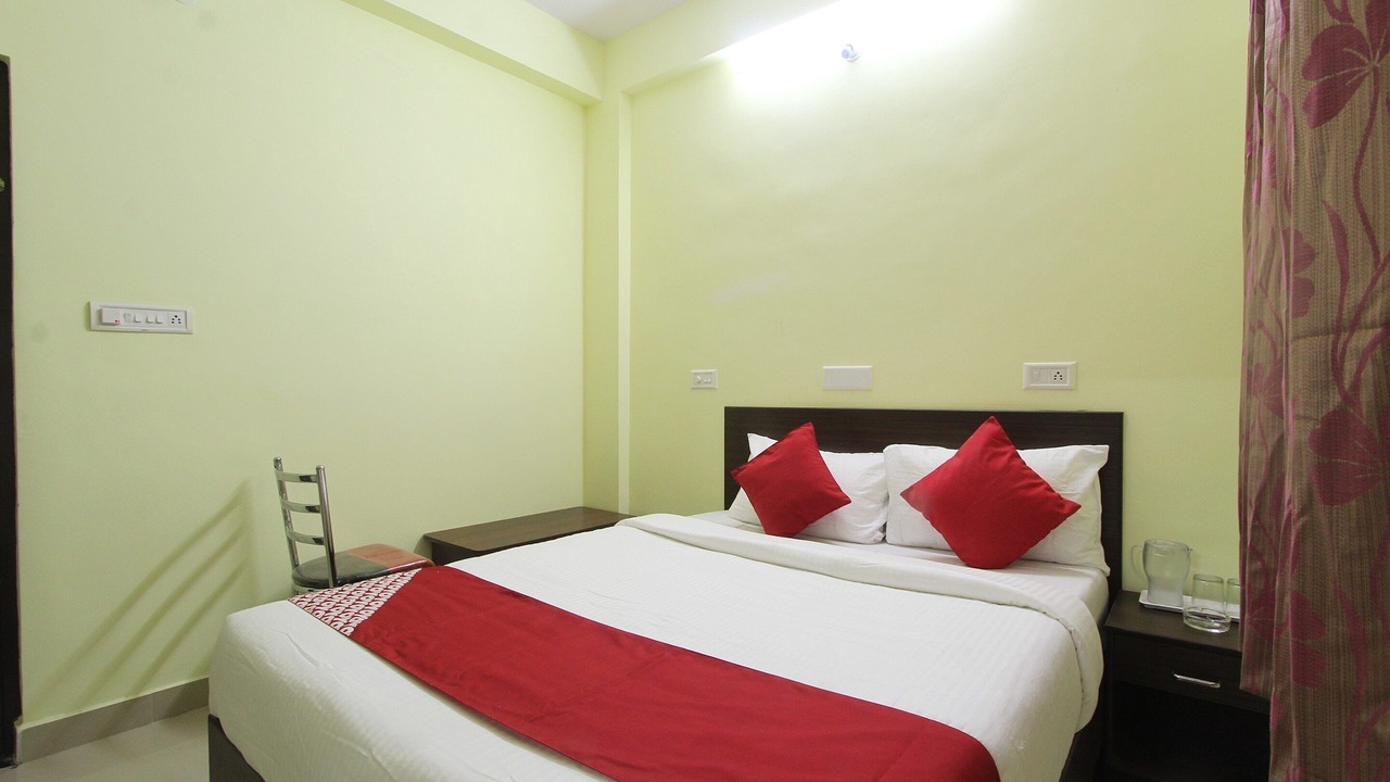 Photo of Bedroom in HBR Layout